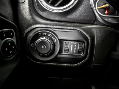 2020 Jeep Wrangler Unlimited Sahara Altitude