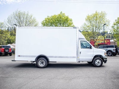 2024 Ford E-450 SD Base