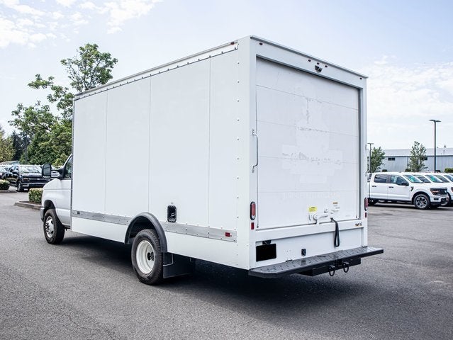 2024 Ford E-450 SD Base