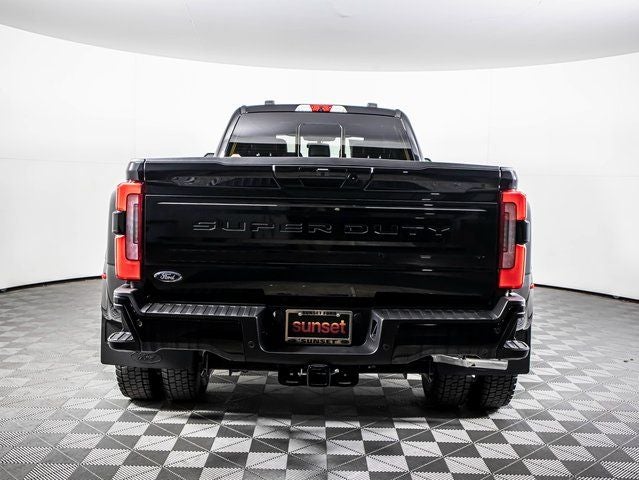 2025 Ford F-450 SD Platinum