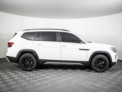 2024 Volkswagen Atlas 2.0T Peak Edition SE w/Technology