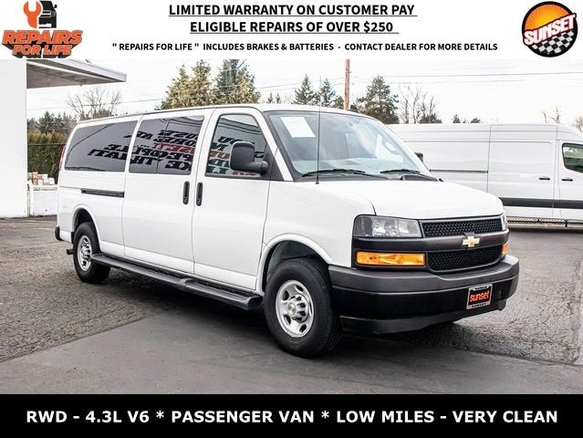 2023 Chevrolet Express Passenger 3500 1LS