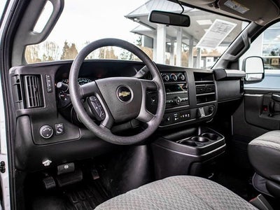 2023 Chevrolet Express Passenger 3500 1LS