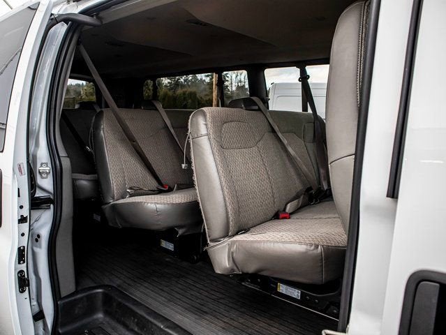 2023 Chevrolet Express Passenger 3500 1LS