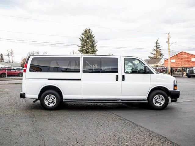 2023 Chevrolet Express Passenger 3500 1LS