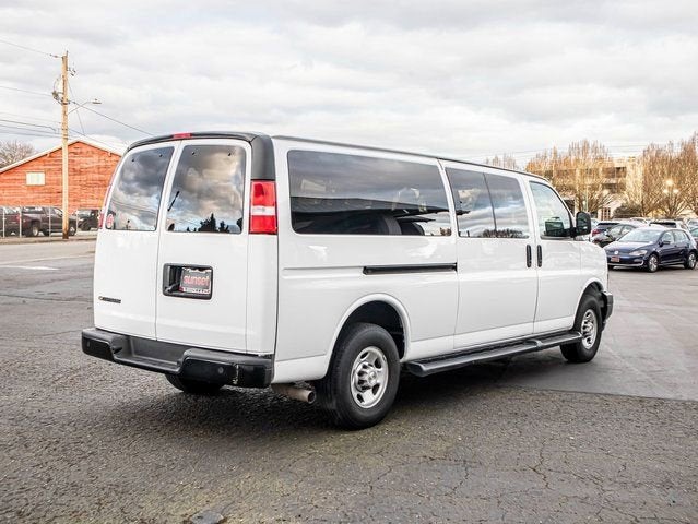 2023 Chevrolet Express Passenger 3500 1LS