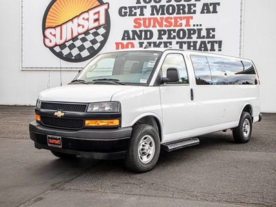 2023 Chevrolet Express Passenger 3500 1LS