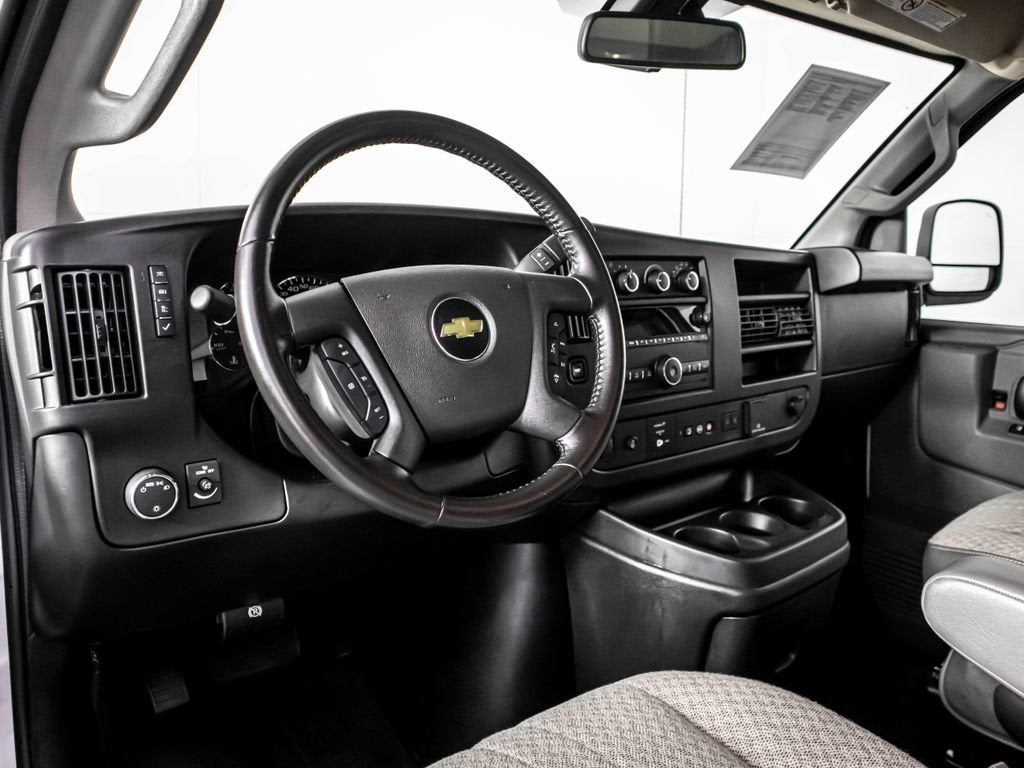 2022 Chevrolet Express Passenger 3500 LT