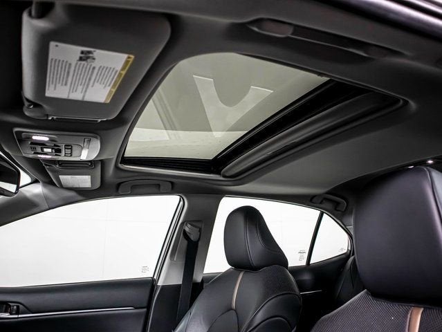 2020 Toyota Camry Hybrid XLE