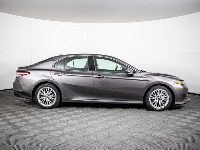 2020 Toyota Camry Hybrid XLE