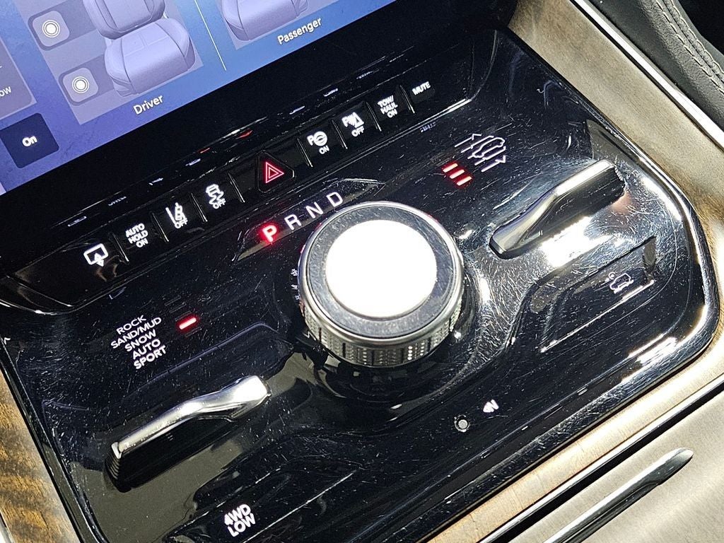 2023 Jeep Grand Wagoneer Base