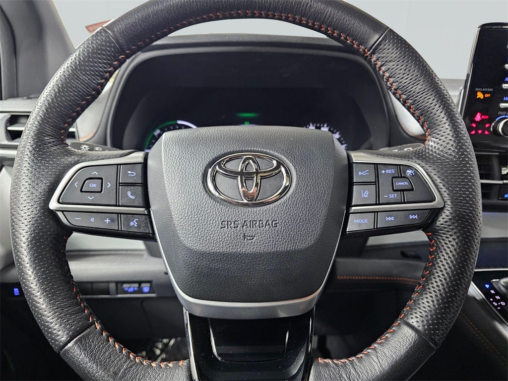 2022 Toyota Sienna LE 8 Passenger