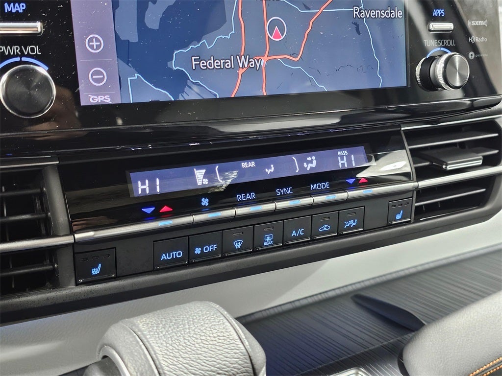 2022 Toyota Sienna LE 8 Passenger