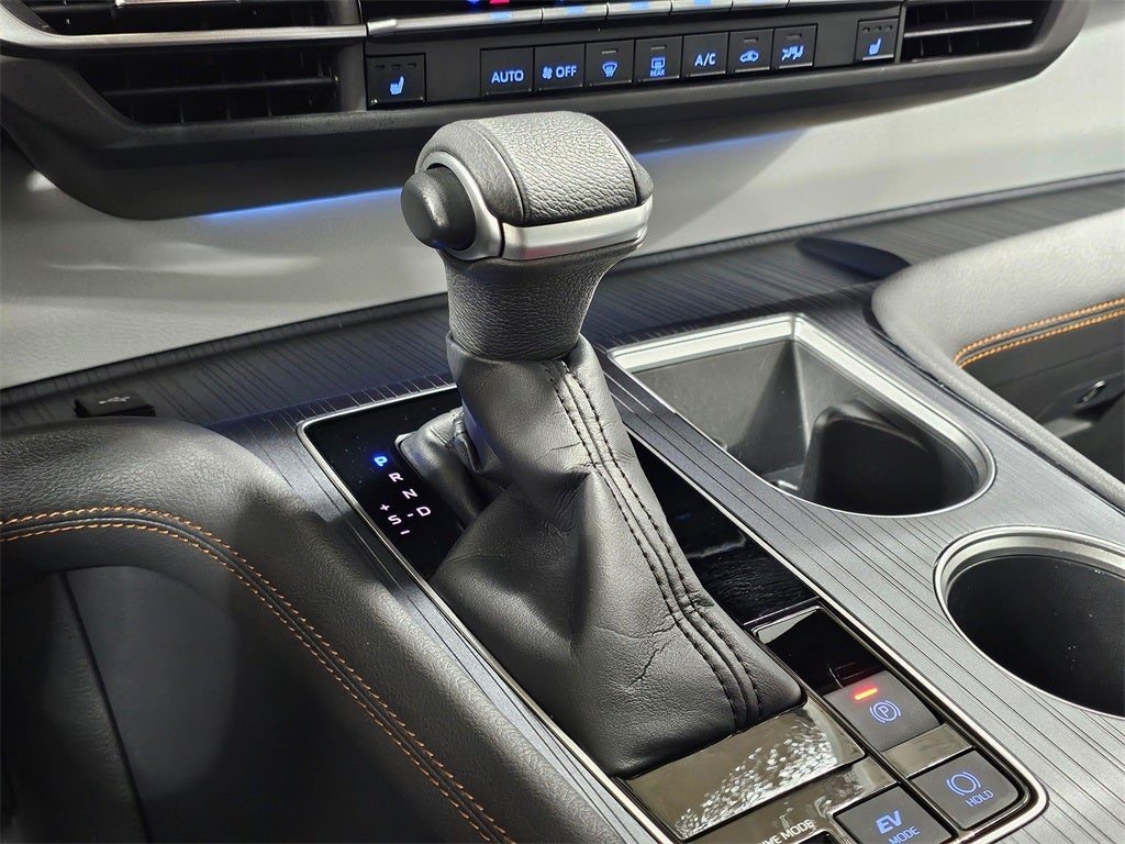 2022 Toyota Sienna LE 8 Passenger