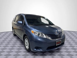 2017 Toyota Sienna LE 8 Passenger