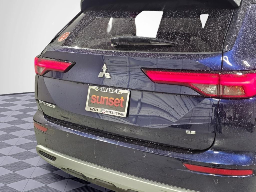 2022 Mitsubishi Outlander Black Edition