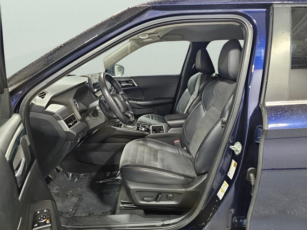 2022 Mitsubishi Outlander Black Edition