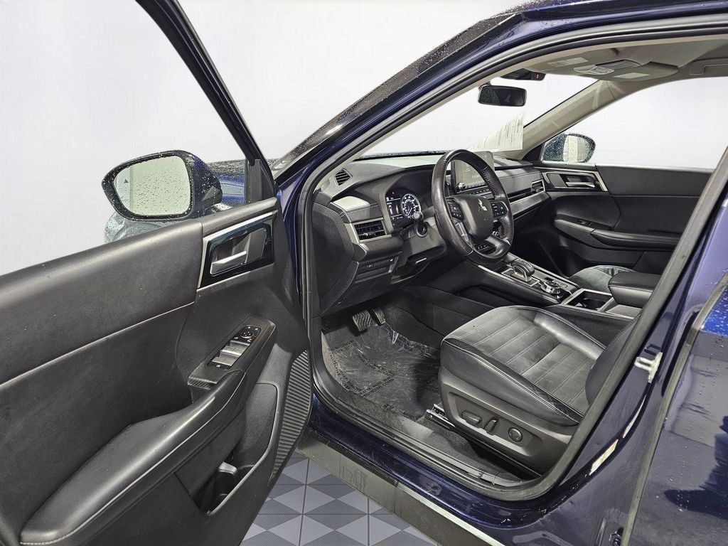 2022 Mitsubishi Outlander Black Edition