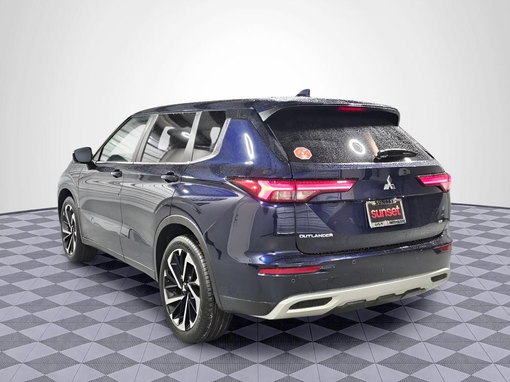2022 Mitsubishi Outlander Black Edition
