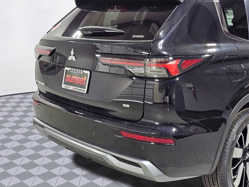 2025 Mitsubishi Outlander SE