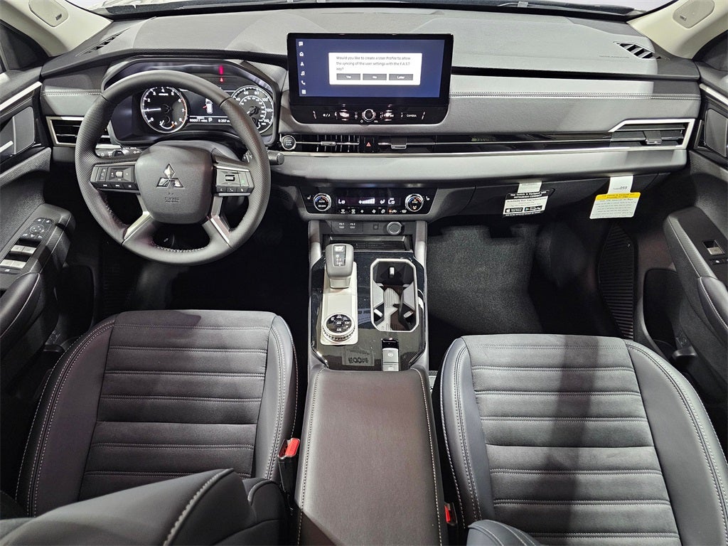 2025 Mitsubishi Outlander SE