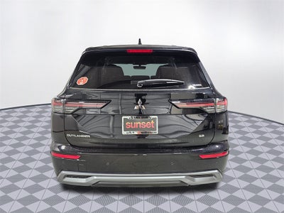 2025 Mitsubishi Outlander SE