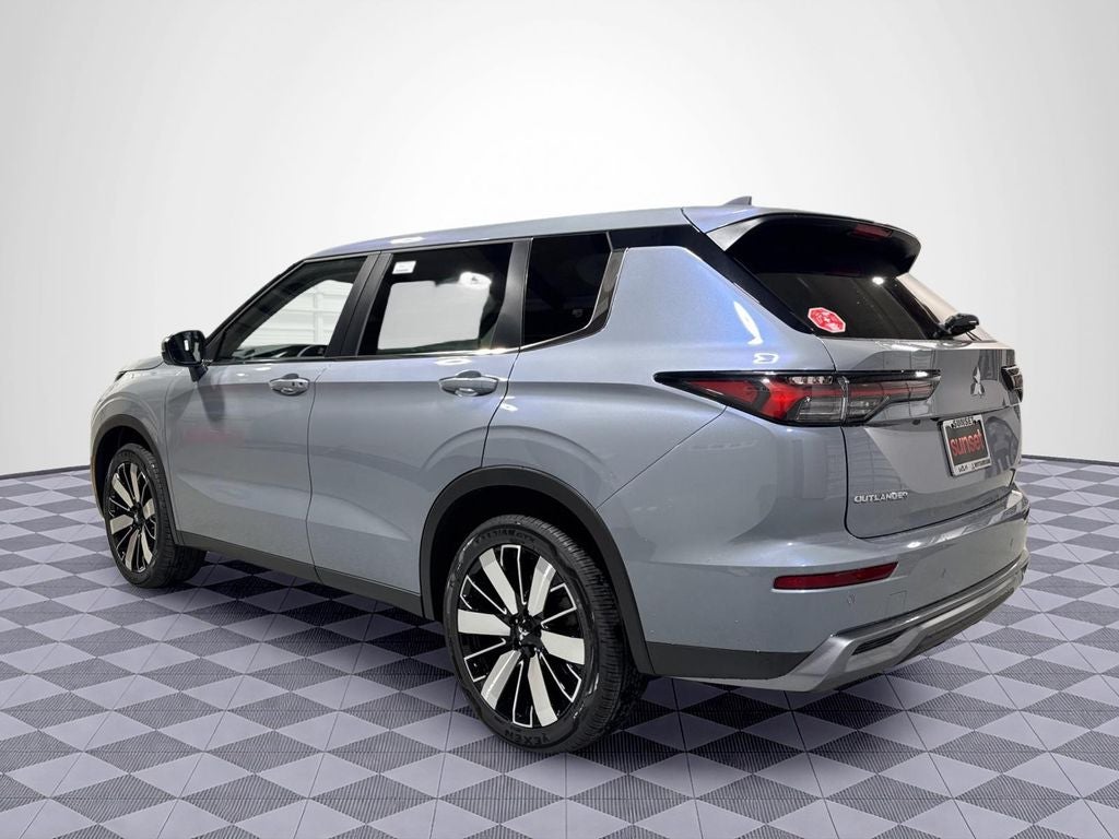 2026 Mitsubishi Outlander SE