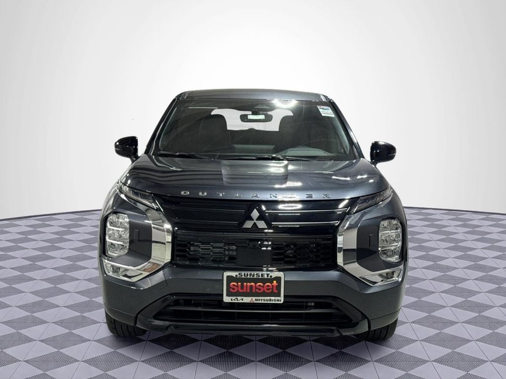 2026 Mitsubishi Outlander LE
