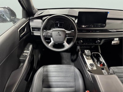 2026 Mitsubishi Outlander LE