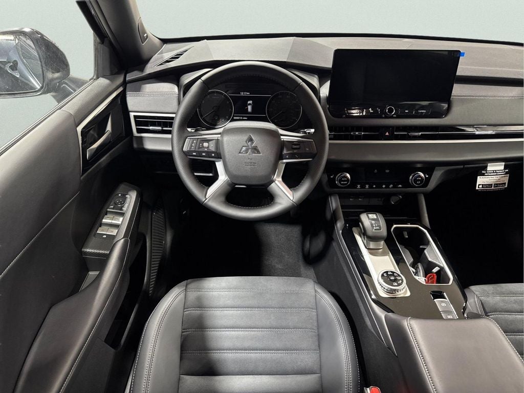 2026 Mitsubishi Outlander LE