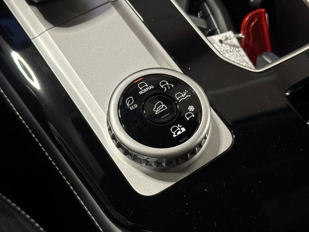 2026 Mitsubishi Outlander LE