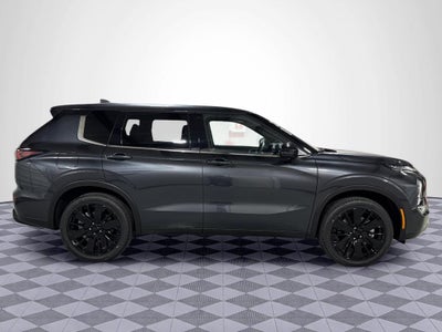 2026 Mitsubishi Outlander LE