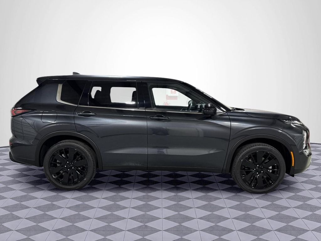 2026 Mitsubishi Outlander LE