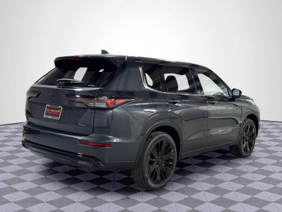 2026 Mitsubishi Outlander LE