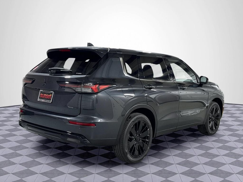 2026 Mitsubishi Outlander LE
