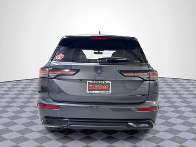 2026 Mitsubishi Outlander LE