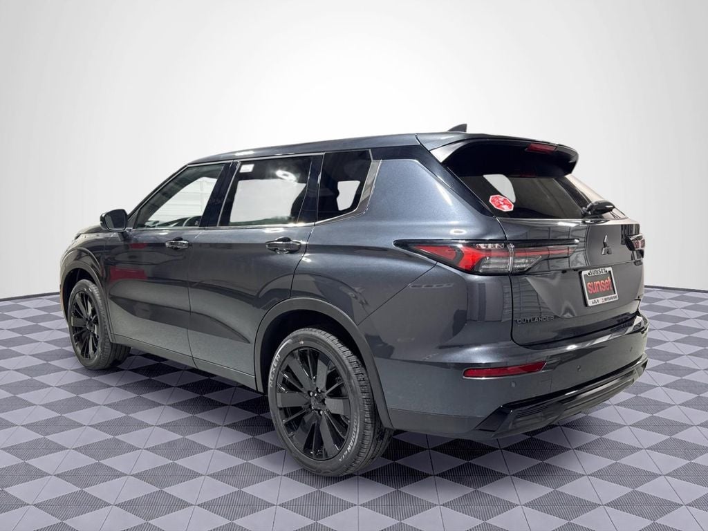 2026 Mitsubishi Outlander LE
