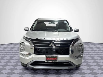 2026 Mitsubishi Outlander SE