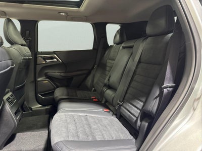 2026 Mitsubishi Outlander SE