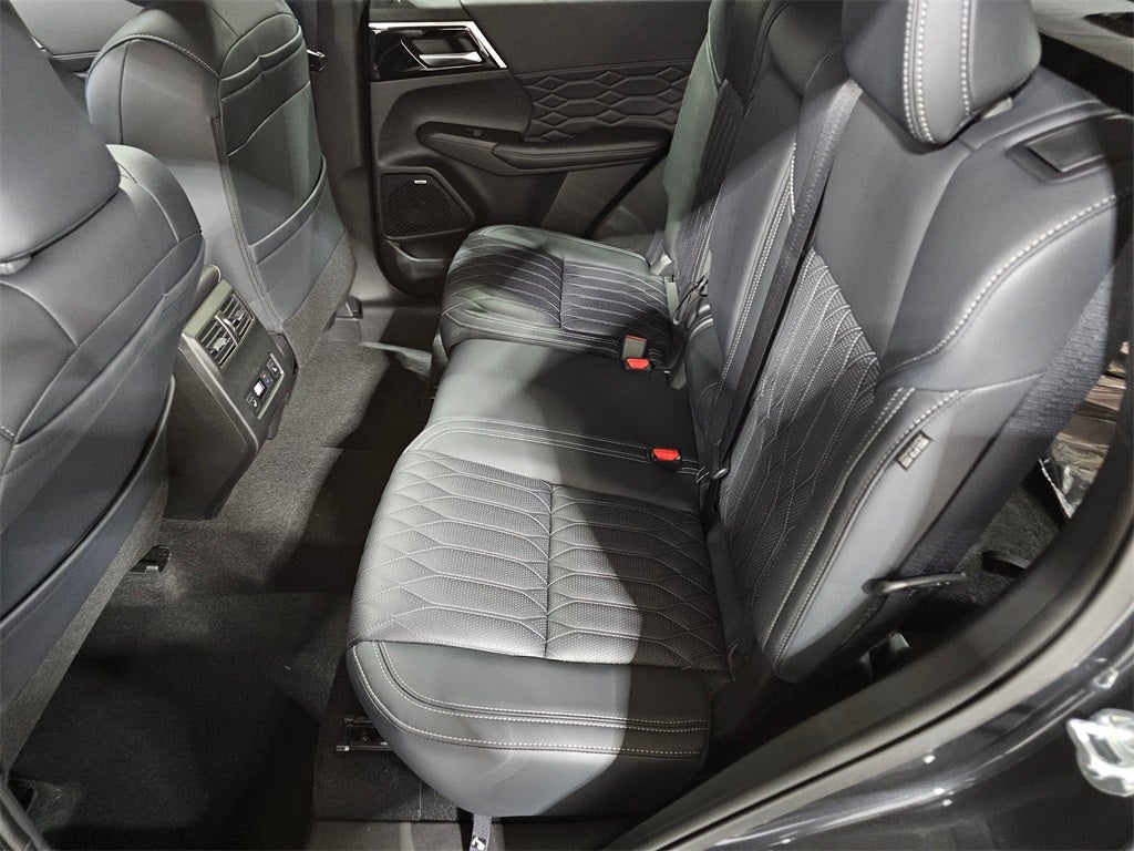 2025 Mitsubishi Outlander SEL