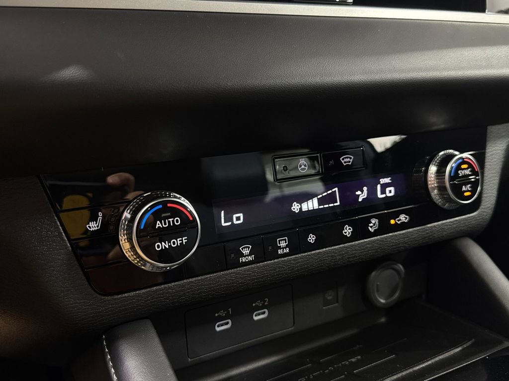 2026 Mitsubishi Outlander PHEV SE