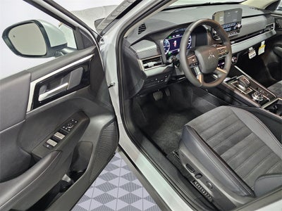 2025 Mitsubishi Outlander PHEV SE