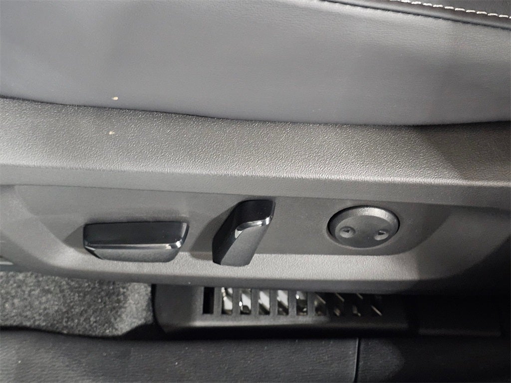 2025 Mitsubishi Outlander PHEV SE