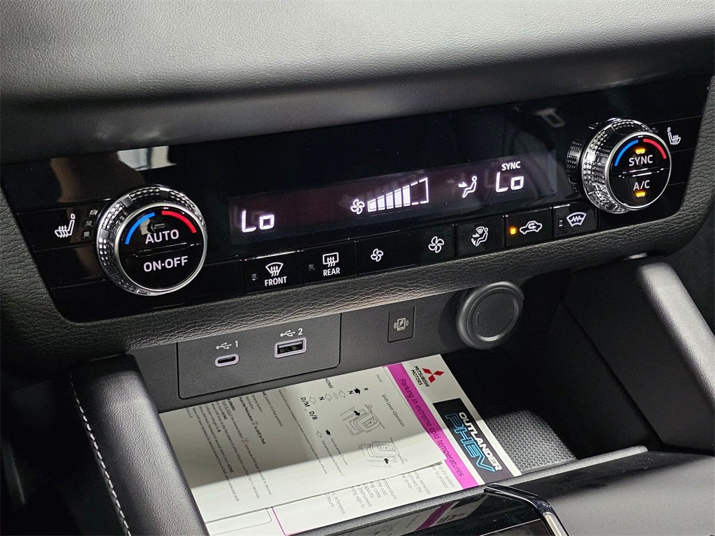 2025 Mitsubishi Outlander PHEV SE