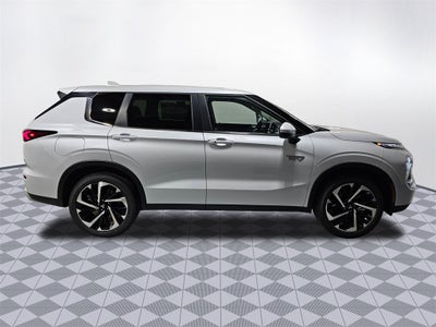 2025 Mitsubishi Outlander PHEV SE