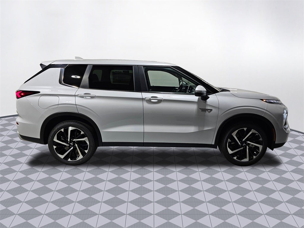 2025 Mitsubishi Outlander PHEV SE