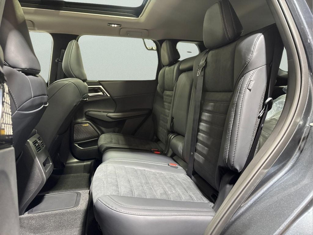 2026 Mitsubishi Outlander PHEV SE