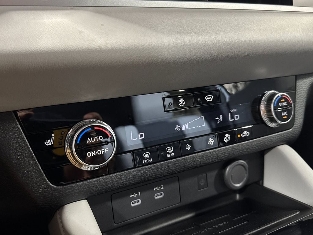 2026 Mitsubishi Outlander PHEV SE