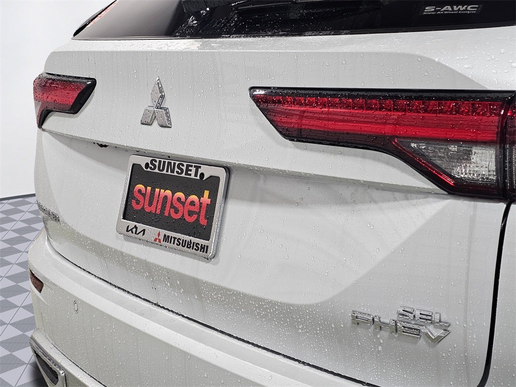 2025 Mitsubishi Outlander PHEV SEL