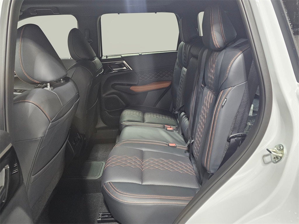 2025 Mitsubishi Outlander PHEV SEL